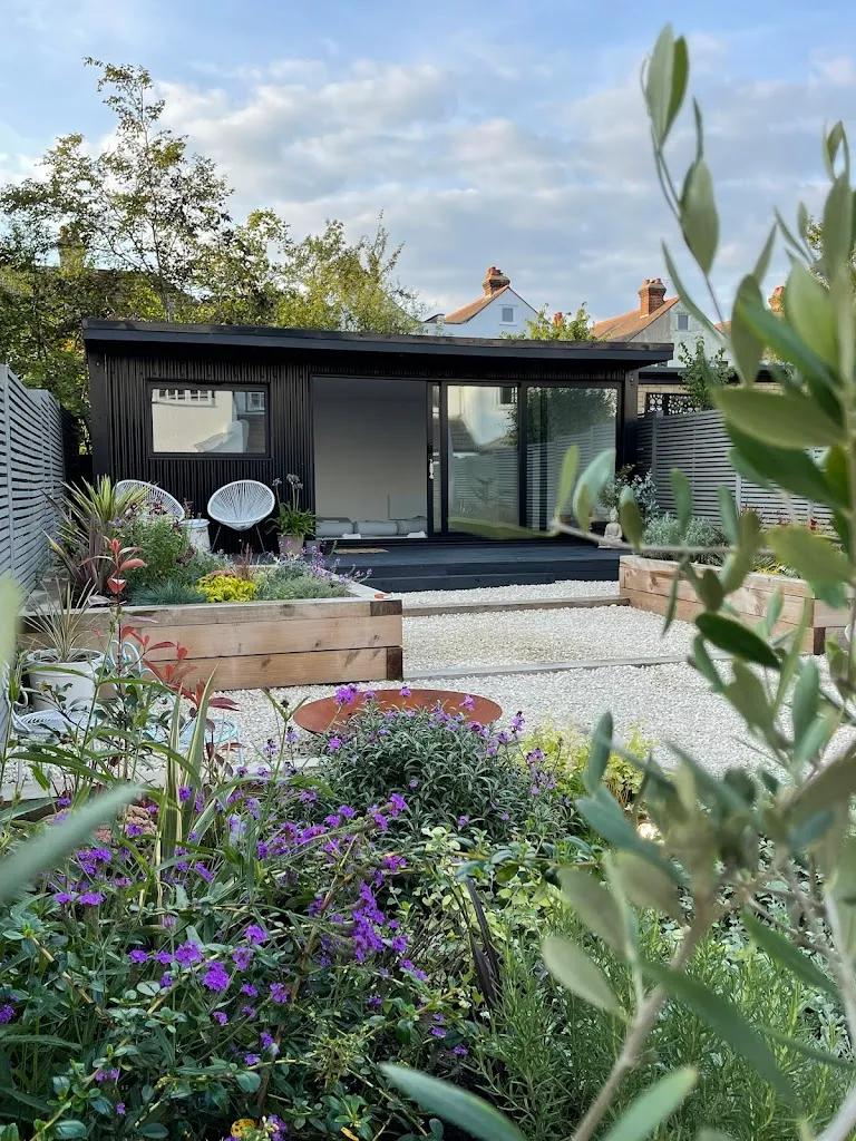 Holistica featured image